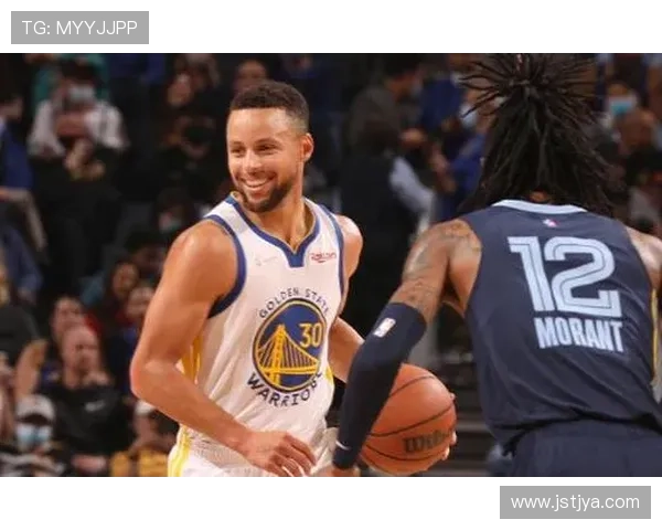 罗斯在关键时刻绝杀姚明引发全场沸腾的经典瞬间回顾