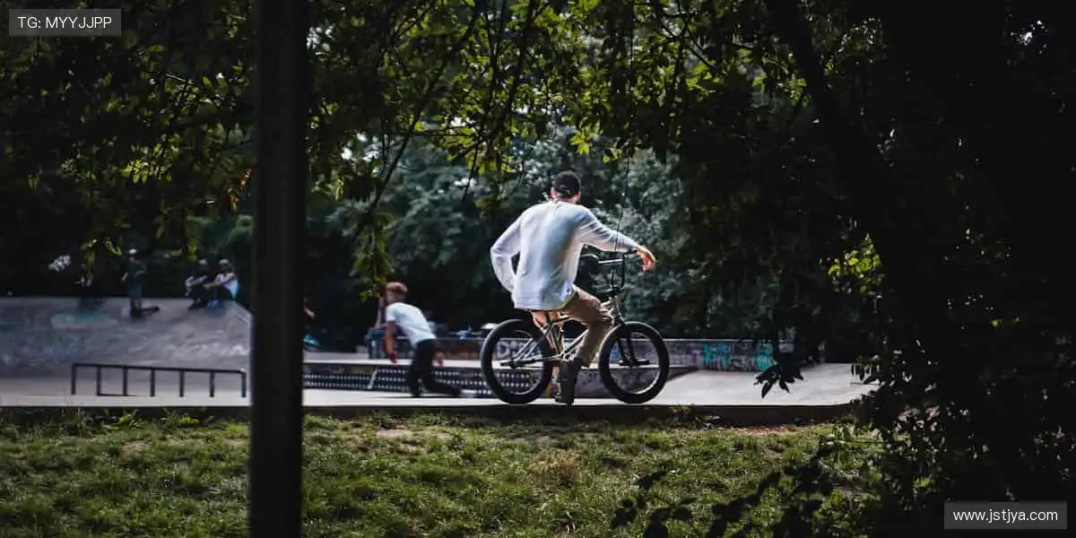 🎮 潮流装备，释放你的运动 DNA！👟